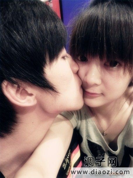 《兔兔》词：张志鹏/曲：张朱论/唱：陈德昌